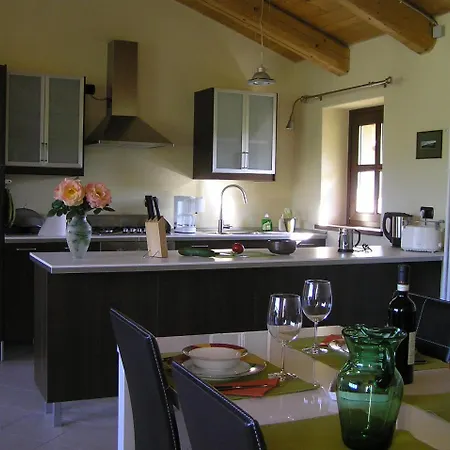 Cascina Curairone شقة